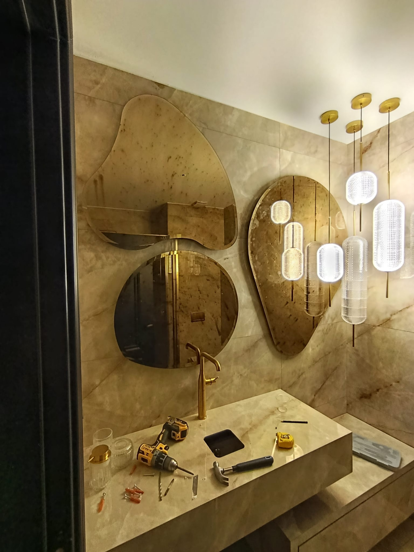 Bronz Organik Formlu Banyo Aynası